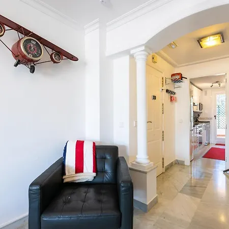 Sunny - Spacious 2 Bedroom With Seaview