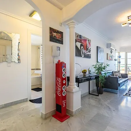 Sunny - Spacious 2 Bedroom With Seaview Apartment *