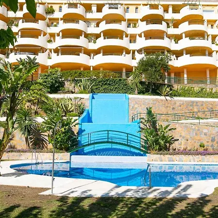 Sunny - Spacious 2 Bedroom With Seaview