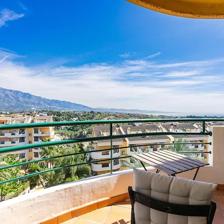 Sunny - Spacious 2 Bedroom With Seaview *